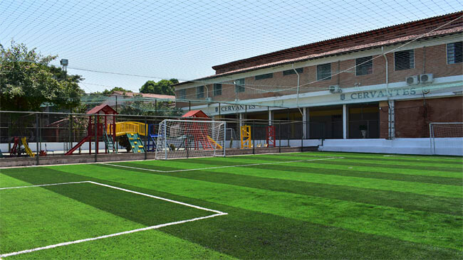 Cancha de césped sintético